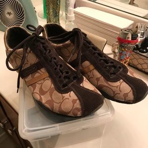Coach tennis shoes sz10